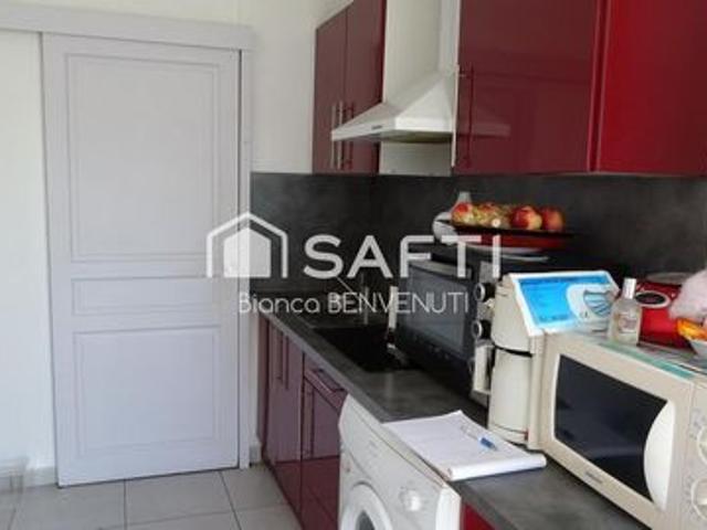 Ensemble Immobilier de 19 garages et 4 appartements plain pieds