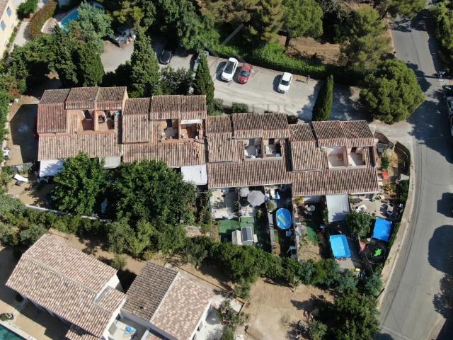 Ensemble immobilier de 12 appartements
