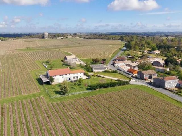 Ensemble immobilier de 2 maisons à Saint Palais, 364 m², 9 pièces