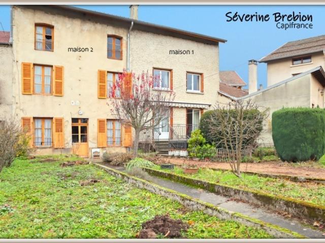 Ensemble immobilier de 2 maisons avec jardin et garage CHABRELOCHE 63