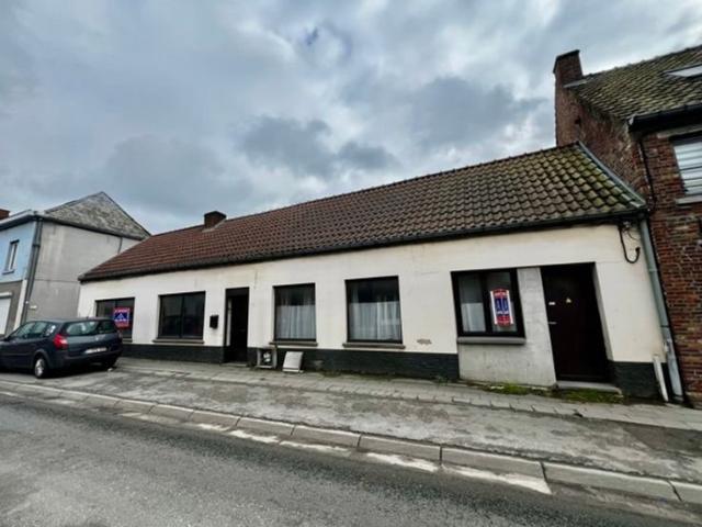 Ensemble immobilier de 2 maisons et 1 appartement