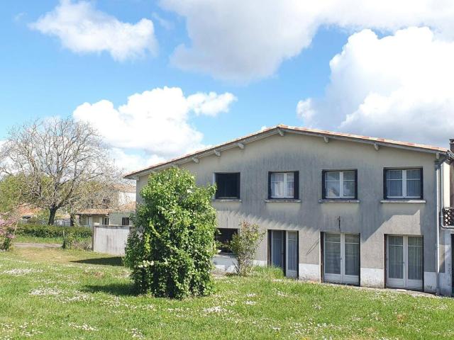 Ensemble immobilier de 3 Appartements