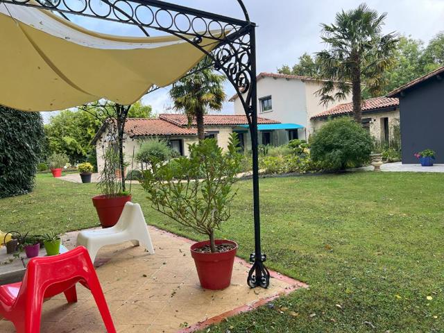 Ensemble immobilier de 3 logements Auge 12 pièce s 277 m2