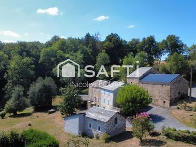 Ensemble immobilier deux habitations et dépendances