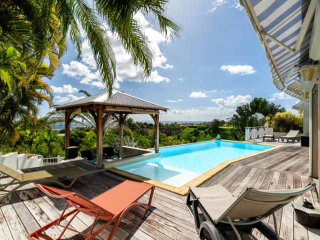 Ensemble immobilier d'exception Villa principale, appartem
