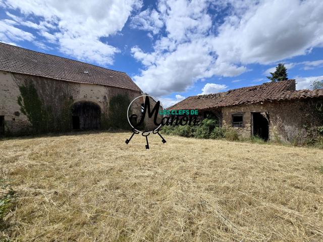 Ensemble immobilier en pierres à fort potentiel Idéal projet de rénovation / Aménagement