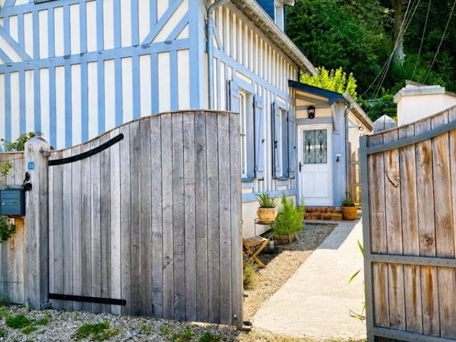 ENSEMBLE IMMOBILIER ENTRE MER ET CAMPAGNE