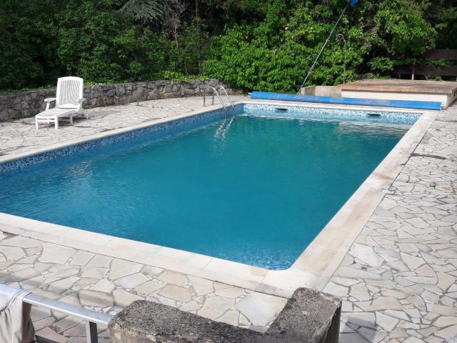 Ensemble immobilier familial avec dépendances 205m² Callas