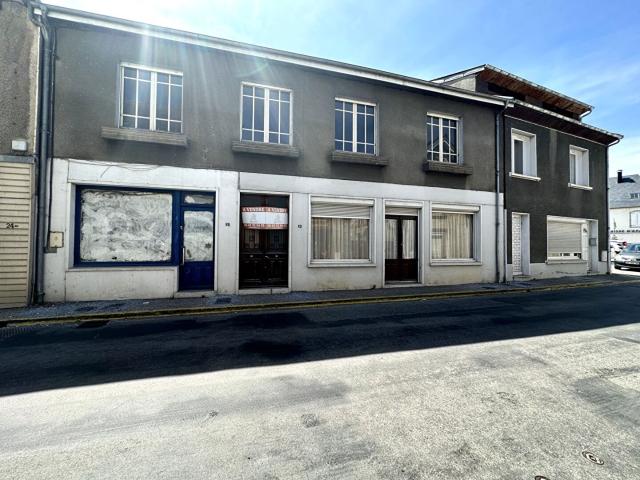 Ensemble Immobilier, Hyper Centre Ville De Pontacq 270m² Pontacq