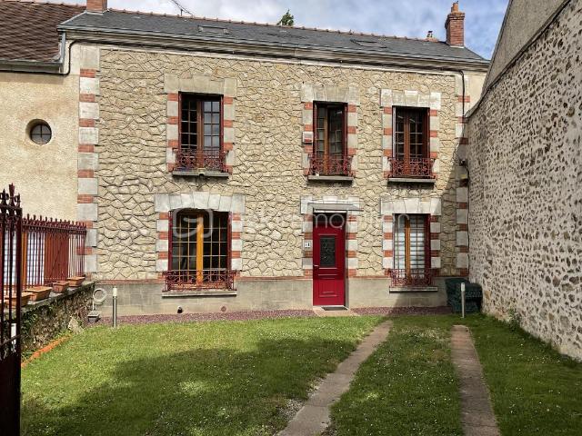 Ensemble immobilier polyvalent à Bouray sur Juine
