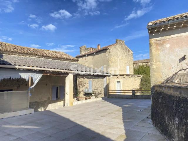 Ensemble immobilier potentiel 400 m2 avec revenus locatifs 110m² Cavillargues