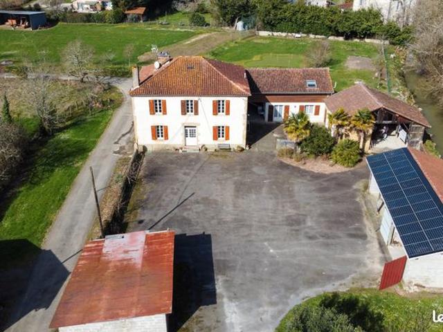 Ensemble immobilier proche d'EUGENIE LES BAINS