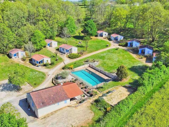Ensemble immobilier proche Lot et Dordogne 500m² Cuzorn