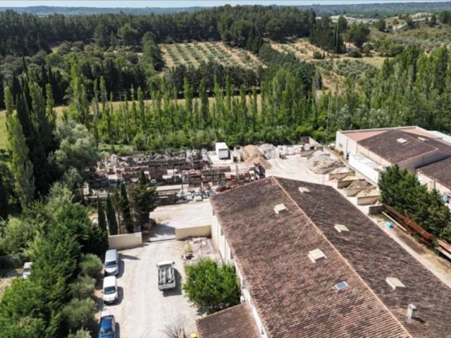 Ensemble immobilier professionnel