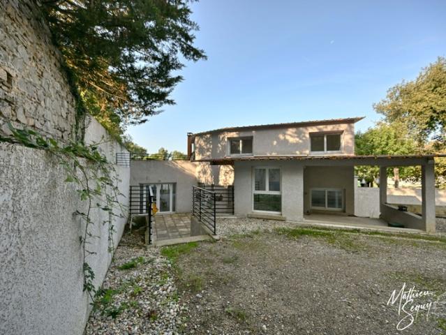 Ensemble immobilier pro/perso à St Genis Laval