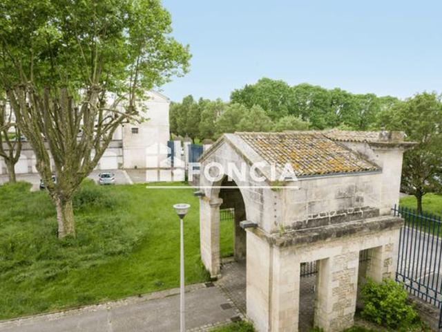Ensemble Immobilier: studio + garage