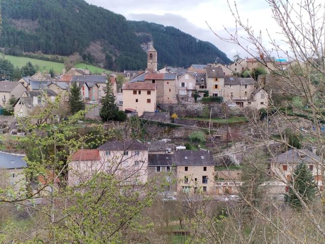 Ensemble immobilier sur terrain constructible 356m² Chanac