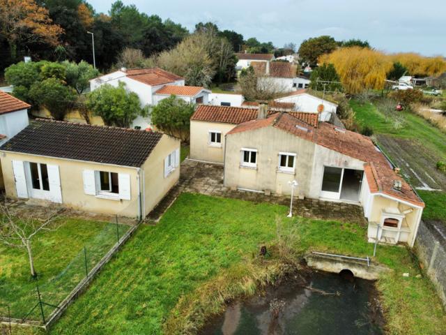 Ensemble immobilier vue marais sur terrain,idéal projet fam