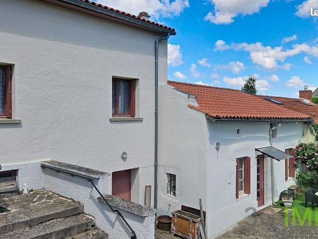 Ensemble Immobilier | 1800 m² de terrain | Proche Aigueperse