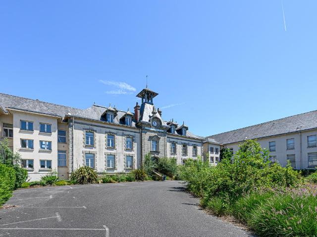 Ensemble immobilier 13 310 m² Guémené sur Scorff 56