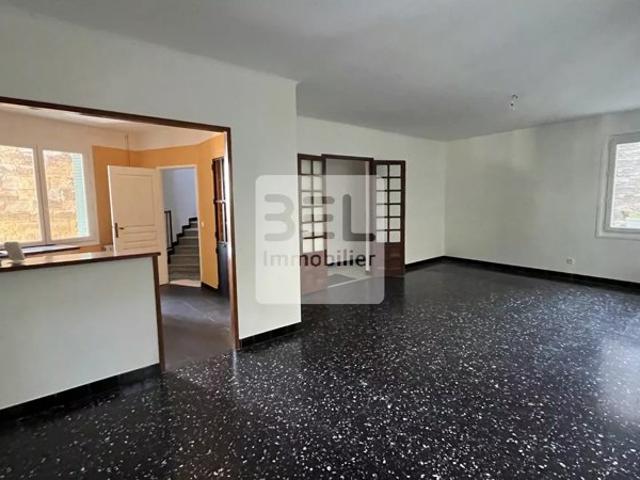 ENSEMBLE IMMOBILIER 2 LOTS: APPARTEMENT + COMMERCE