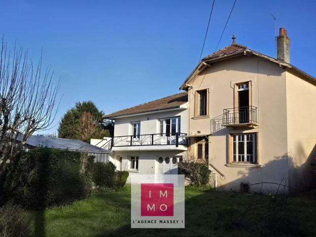 Ensemble immobilier – 2 maisons – 186 m² – Terrain 1043 m² – Grand garage 87 m²