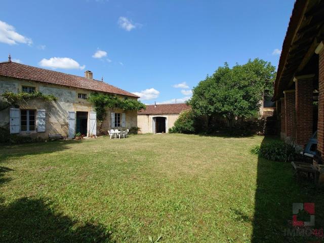 Ensemble Immobilier 329m² Grézels