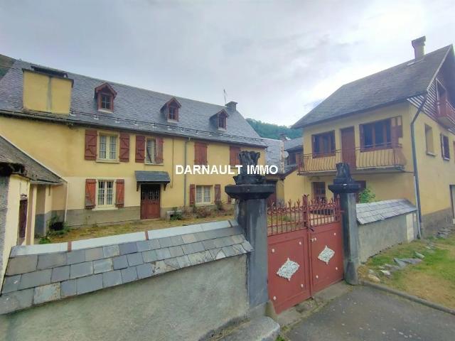 ENSEMBLE IMMOBILIER, 400m2, COEUR DU VILLAGE DE OÔ, 31110