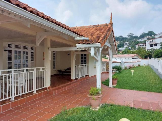 Ensemble immobilier 6 logements Fort potentiel locatif 443m² Fort de France