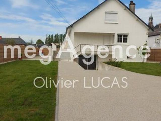 Ensemble maison et appartement hyper centre Bourg Achard