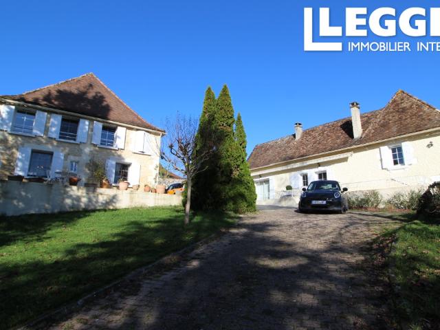 Ensemble périgourdin rénové: maison 116 m² + gîte 117 m² sur parc arboré 5000 m² avec piscine