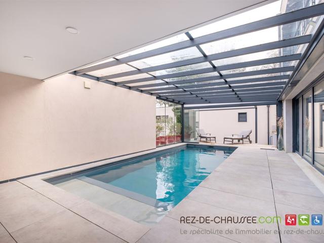 Ensemble professionnel d'exception avec piscine