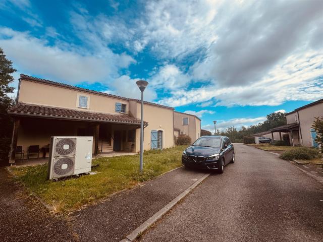 Ensemble résidentiel de 4 villas avec appartements indépenda. 1200m² Montagudet
