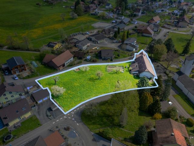 Entwicklungsfähiges Grundstück mit zahlreichen Bebauungsmöglichkeiten