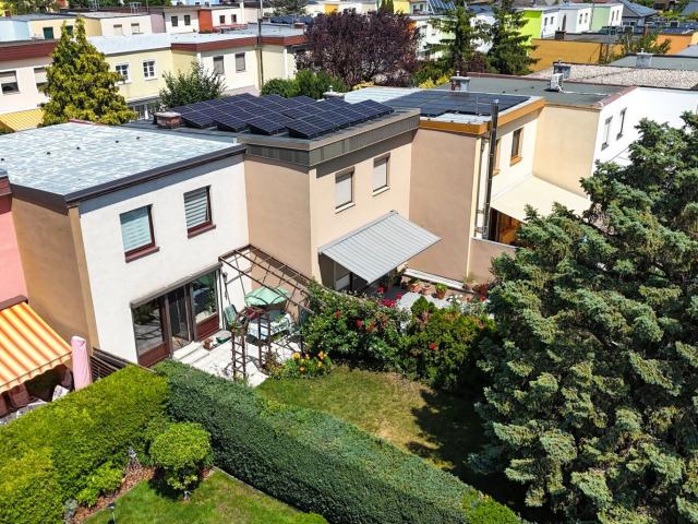 ENTZÜCKENDES REIHENHAUS MIT VIEL POTENZIAL II SÜDSEITIGER GARTEN MIT TERRASSE II RUHIGE SIEDLUNGSLAGE II GROSSER KELLER MIT KÜCHE UND BAD II LINDENWEG SIEDLUNG