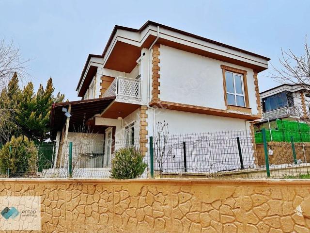 Entap'tan Körkünde 3+1 Site İçi Satılık Villa!