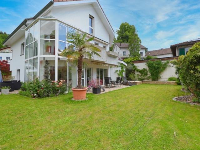 RESERVIERT Entdecken Sie Ihr neues Zuhause: 6½ Zimmer Einfamilienhaus an sonniger Lage