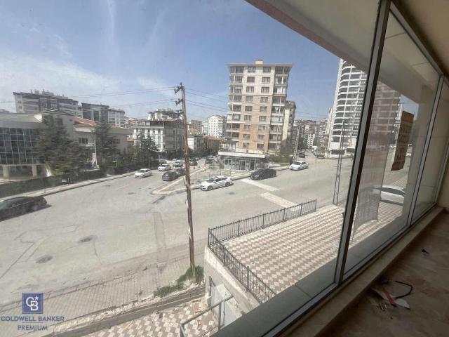 Şentepe Cadde Üzerinde 1'200 M2 İki Katlı Kiralık Dükkan.