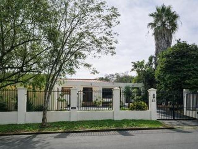 entertainer’s dream 4 bedroom home i.