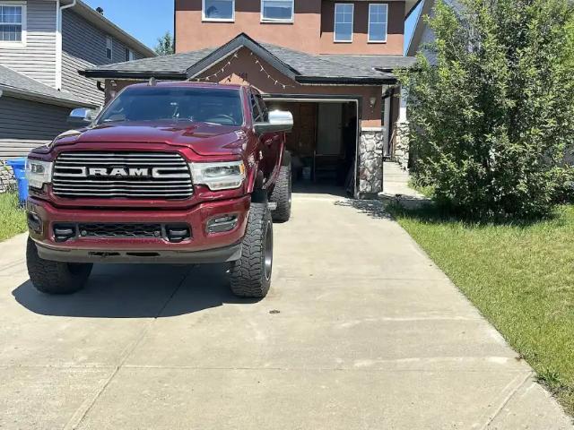 Entire house with 4bedrooms3.5bathrooms in Saddle ridge