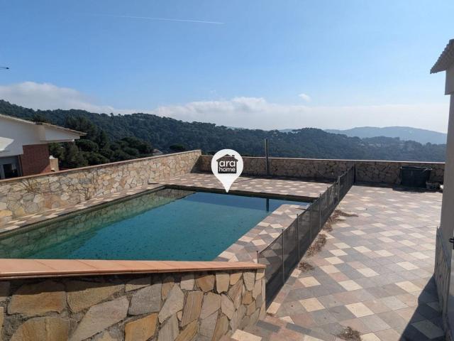 Entra y solo ves mar! Pero si quieres desde la enorme piscin. 282m² Sant Cebria de Vallalta
