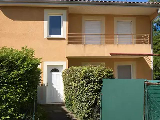 Entraigues sur la Sorgue 84320 Achat / Vente appartement 4 pièces t4 au dernier étage