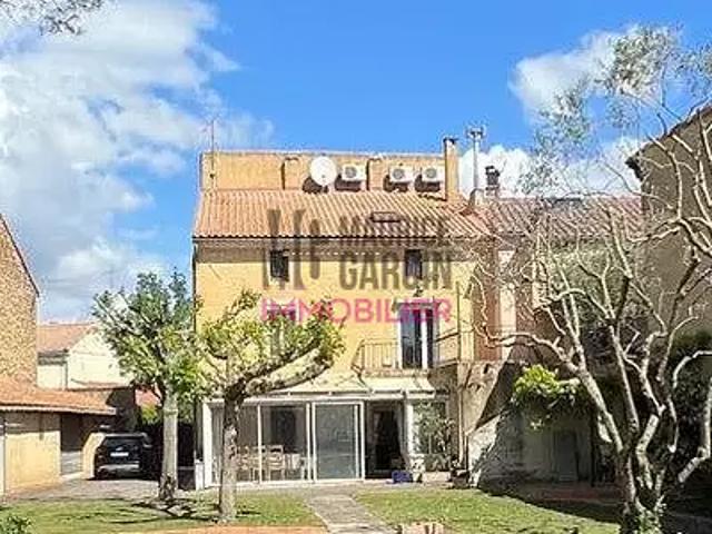 Entraigues sur la Sorgue 84320 Achat / Vente maison 9 pièces t9 piscine terrasse