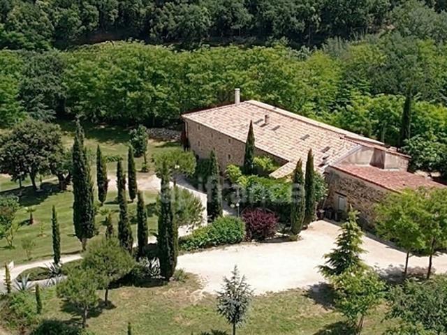 Entre Uzès et La Roque sur Cèze, Éden Provençal: Mas du XVIIIe & Son Domaine Privé sur 3,3 hectares