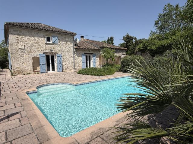Entre Villeneuve et Agen Maison familiale en pierre avec p. 150m² Cours