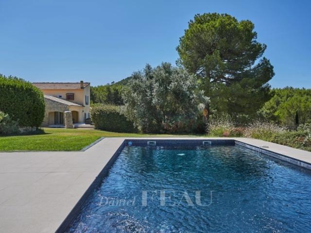 Entre Aix en Provence et Lourmarin Propriété de charme