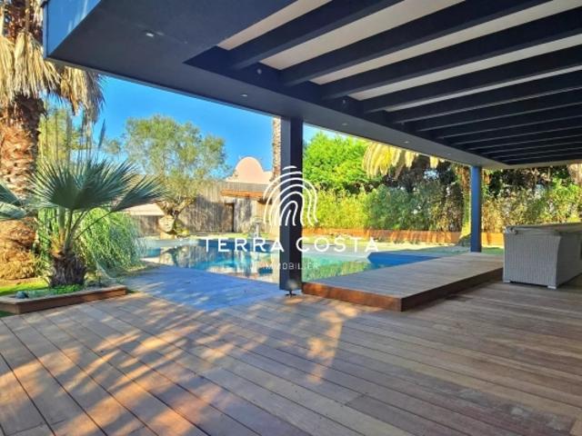 Entre Anglet et Biarritz, propriete contemporaine a pied des 5 Cantons
