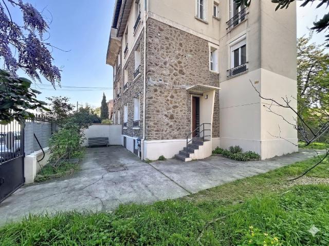 Entre Appartement et Maison: Duplex de Charme à Charentonneau
