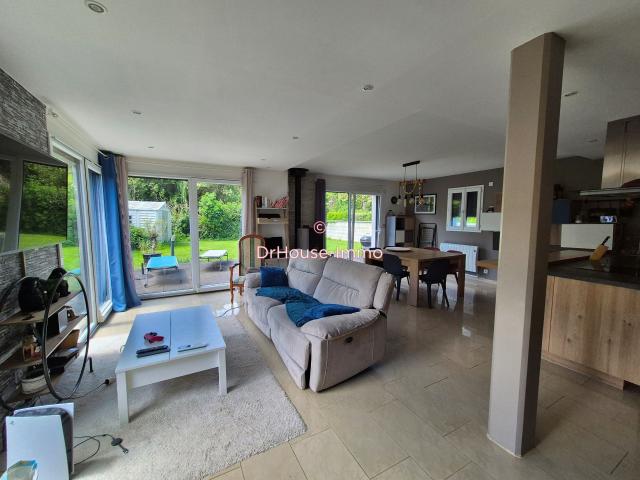 Entre Caen et la mer. Maison moderne et familiale De 6 Pièces Avec Spacieux Jardin Et Garage À Épron