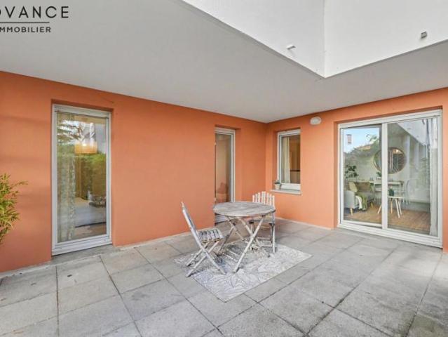 ENTRE COTE PAVEE ET PLACE DUPUY Appartement T3 avec terrasse & parking